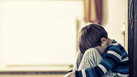 Child Anxiety:  आज के बच्चे पहले से ज़्यादा चिंतित क्यों हैं — और वह जुड़ाव जो उनसे छूट रहा है
