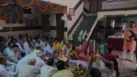 Kasganj News: परशुराम जयंती पर हवन-यज्ञ, नीरज शर्मा बोले—सनातन की रक्षा सभी वर्गों की जिम्मेदारी