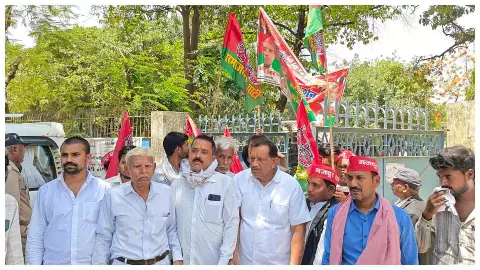 Fatehpur News: मजदूरों के दमन के खिलाफ फतेहपुर में गरजी समाजवादी मजदूर सभा, राज्यपाल को सौंपा ज्ञाप