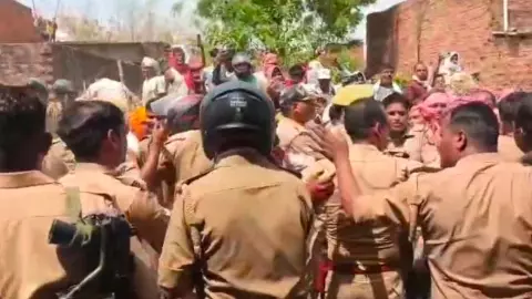 Bawal, SP party stopped from entering Kataria village in Ghazipur