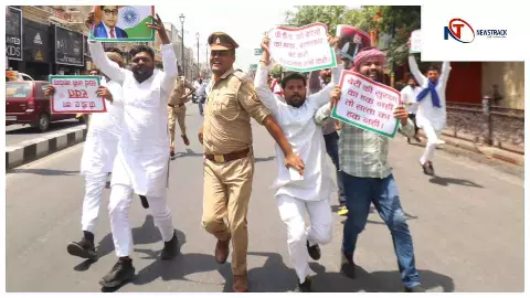 Lucknow News: हजरतगंज में सपा का उग्र प्रदर्शन, पुलिस से झड़प, कई कार्यकर्ता हिरासत में Lucknow News: हजरतगंज में सपा का उग्र प्रदर्शन, पुलिस से झड़प, कई कार्यकर्ता हिरासत में