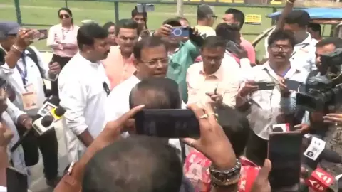 खून से सना बंगाल चुनाव पहला चरण! सरेआम BJP उम्मीदवार को दौड़ा दौड़ा-दौड़ाकर पीटा, हुमायूं कबीर पर भयंकर हमला