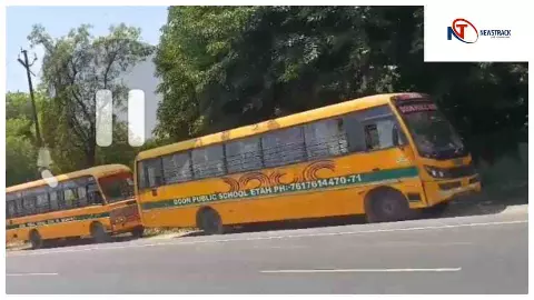 Etah News : एटा में हाईवे पर स्कूल बसों का कब्जा, ट्रैफिक पुलिस पर लापरवाही के आरोप Etah News : एटा में हाईवे पर स्कूल बसों का कब्जा, ट्रैफिक पुलिस पर लापरवाही के आरोप