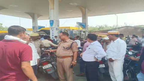 Intensive inspection of petrol pumps in Dumriaganj, security chains