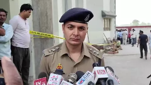 Muzaffarnagar News: स्कूल में चौकीदार की धारदार हथियार से हत्या, CCTV बंद होने पर उठे सवाल