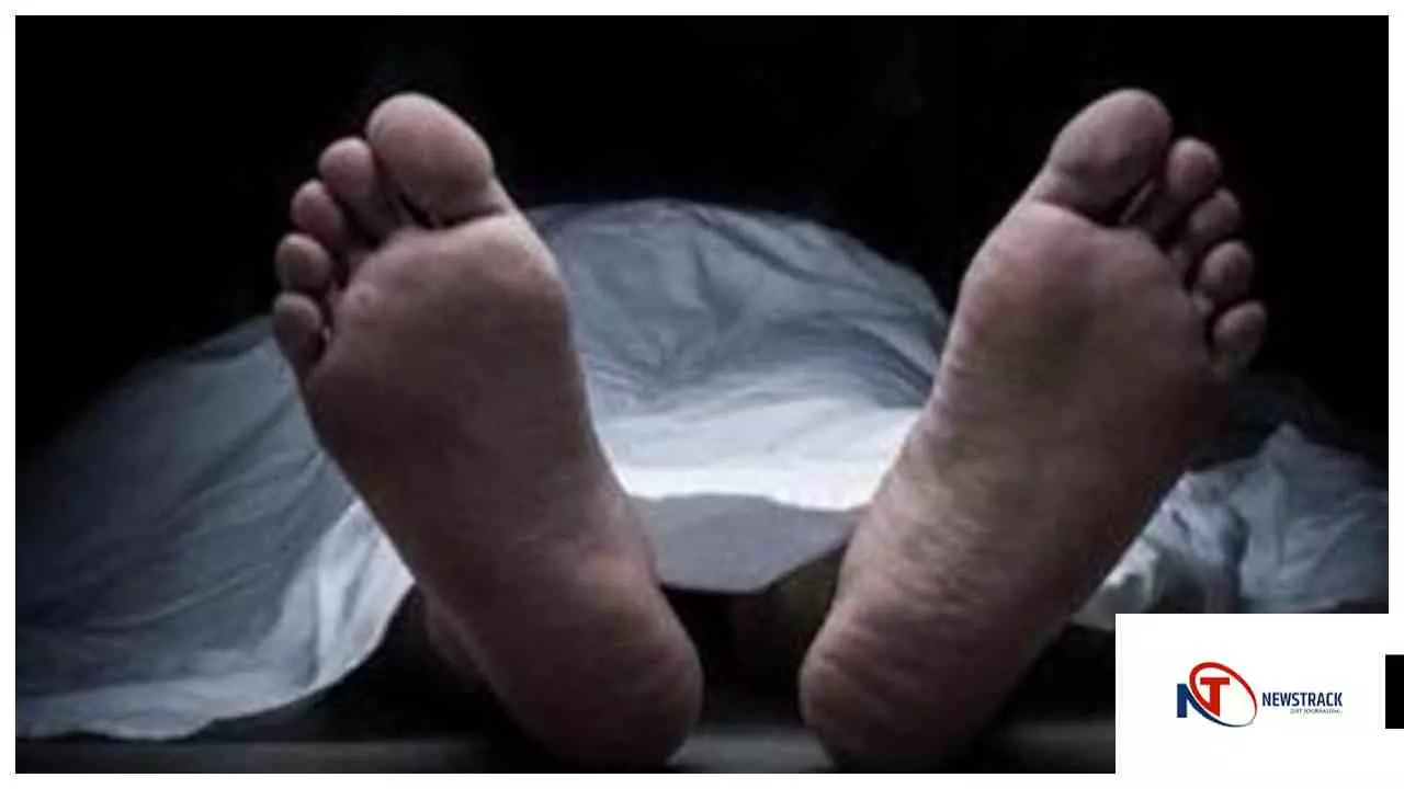 Kasganj News: कासगंज में पेड़ से लटका मिला लापता युवक का शव, गांव में सनसनी Kasganj News: कासगंज में पेड़ से लटका मिला लापता युवक का शव, गांव में सनसनी