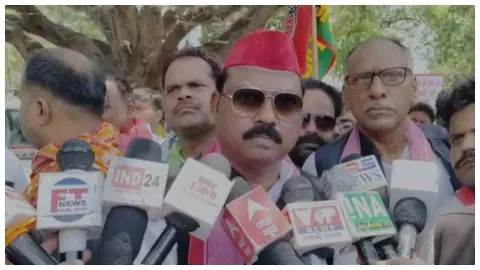 Raebareli News Lरायबरेली में बेटियों की हत्या पर सपा का हल्ला बोल, सरकार के खिलाफ रोष मार्च