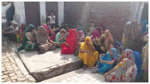 Hathras News हाथरस के पहाड़पुर गांव मे घर में सो रहे वृद्ध की धारदार हथियार से हत्या, गांव में सनसनी