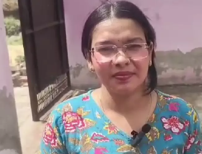Mathura News: समाजसेविका अंजली सैनी नजरबंद, फतेहपुर जाने से रोका, कार्रवाई पर उठे सवाल