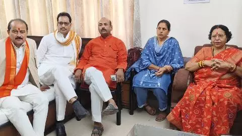 Mahoba News: भाजपा जिलाध्यक्ष और दीपाली तिवारी में सुलह, आरोप-प्रत्यारोप के बाद थमा विवाद