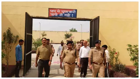 Sant Kabir Nagar News : संतकबीरनगर जेल में छापा, डीएम-एसपी ने बेकरी शुरू कर बंदियों को दी सौगात Sant Kabir Nagar News : संतकबीरनगर जेल में छापा, डीएम-एसपी ने बेकरी शुरू कर बंदियों को दी सौगात