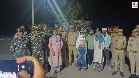 Shravasti News: श्रावस्ती में अवैध शराब पर कार्रवाई, महिला 54 पाउच देशी शराब संग गिरफ्तार Shravasti News: श्रावस्ती में अवैध शराब पर कार्रवाई, महिला 54 पाउच देशी शराब संग गिरफ्तार