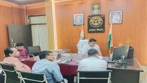 Meeting to review preparations for Census 2027 held in Azamgarh