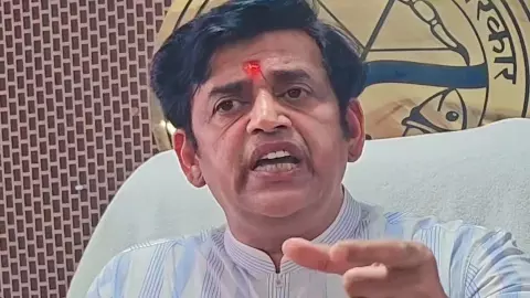 MP Ravi Kishan talks to media in Gorakhpur MP Ravi Kishan talks to media in Gorakhpur