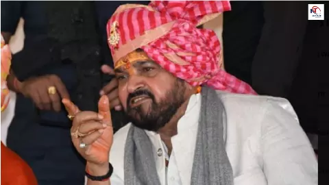 BJP से 6 बार सांसद रहा, बेटा-पत्नी भी..., सपा में जाने की चर्चाओं पर बृजभूषण ने तोड़ी चुप्पी, दिया बड़ा संकेत!