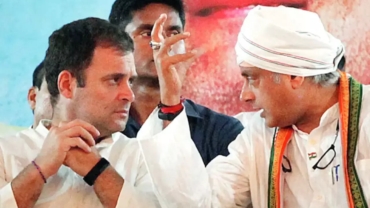 शशि थरूर को बड़ा धोखा? केसी वेणुगोपाल के लिए राहुल गांधी ने पलटा पूरा गेम, केरल में भारी हड़कंप शशि थरूर को बड़ा धोखा? केसी वेणुगोपाल के लिए राहुल गांधी ने पलटा पूरा गेम, केरल में भारी हड़कंप