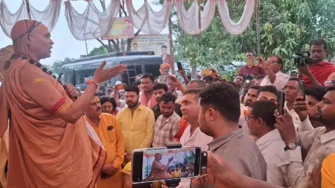 Kushinagar News: कुशीनगर में शंकराचार्य का सरकार पर हमला, गौ रक्षा पर जोर