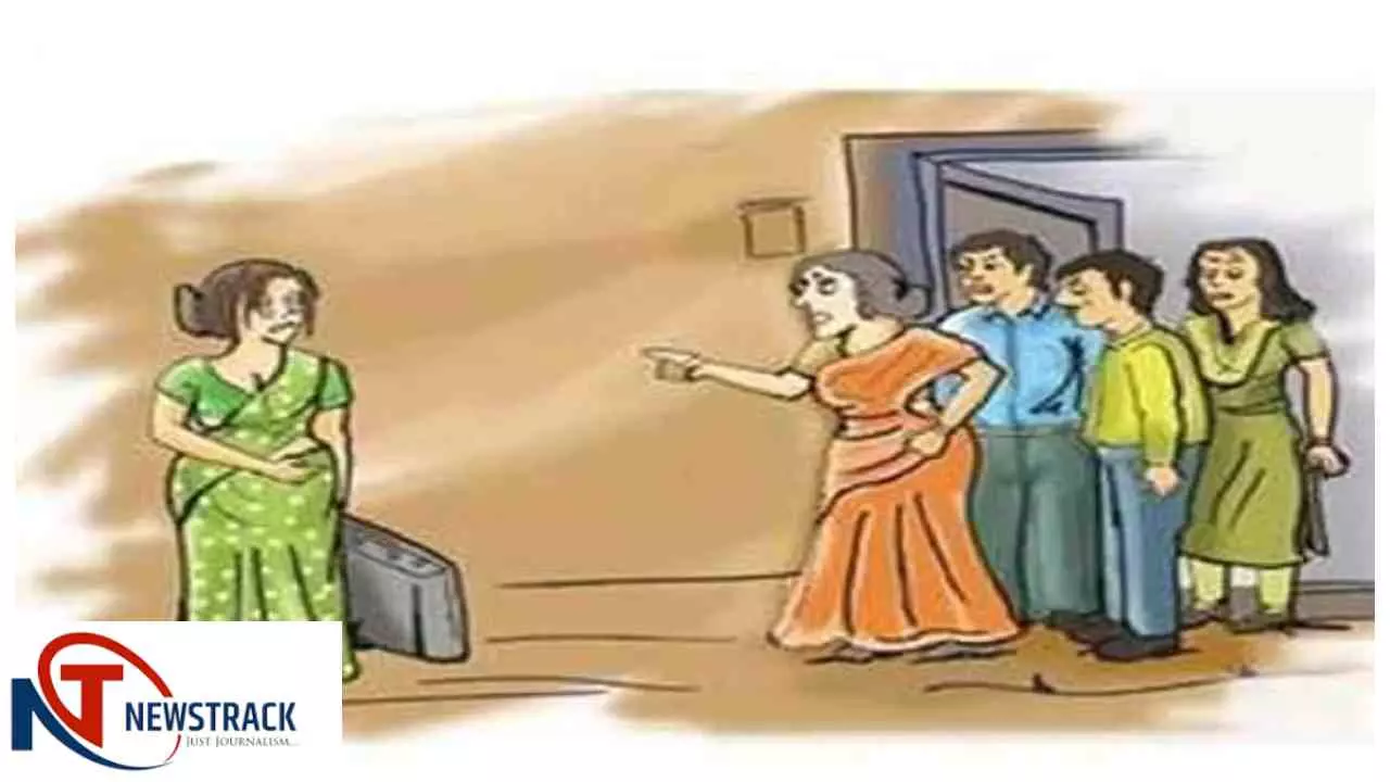 Hapur News : हापुड़ में विवाहिता से मारपीट और दुष्कर्म के प्रयास का आरोप, पति समेत 9 पर मुकदमा दर्ज