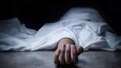Sonbhadra: सोनभद्र में सनसनी- मासूमों संग मां ने चुना मौत का रास्ता,घर के अंदर लटके मिले तीन शव Sonbhadra: सोनभद्र में सनसनी- मासूमों संग मां ने चुना मौत का रास्ता,घर के अंदर लटके मिले तीन शव