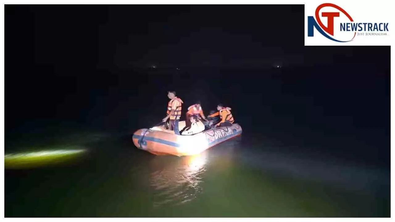 Hamirpur Boat Accident: हमीरपुर में यमुना हादसा: नाव पलटी, 6 लापता; राहत-बचाव अभियान जारी
