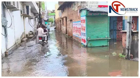 महोबा में मौसम का यू-टर्न, झमाझम बारिश और ओलों से थमी तपिश, आधे घंटे में शहर में जलभराव की समस्या