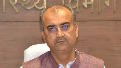 बिहार में छुपे रुस्तम निकले मंगल पांडेय! मंत्रिमंडल में जगह नहीं, फिर भी क्यों बढ़ गया कद? जानिए इनसाइड स्टोरी बिहार में छुपे रुस्तम निकले मंगल पांडेय! मंत्रिमंडल में जगह नहीं, फिर भी क्यों बढ़ गया कद? जानिए इनसाइड स्टोरी
