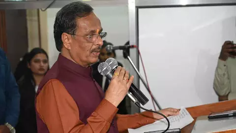 Lucknow News: जलवायु संतुलन के लिए महत्त्वपूर्ण है अरावली पहाड़ियाँ : डॉ दिनेश शर्मा Lucknow News: जलवायु संतुलन के लिए महत्त्वपूर्ण है अरावली पहाड़ियाँ : डॉ दिनेश शर्मा