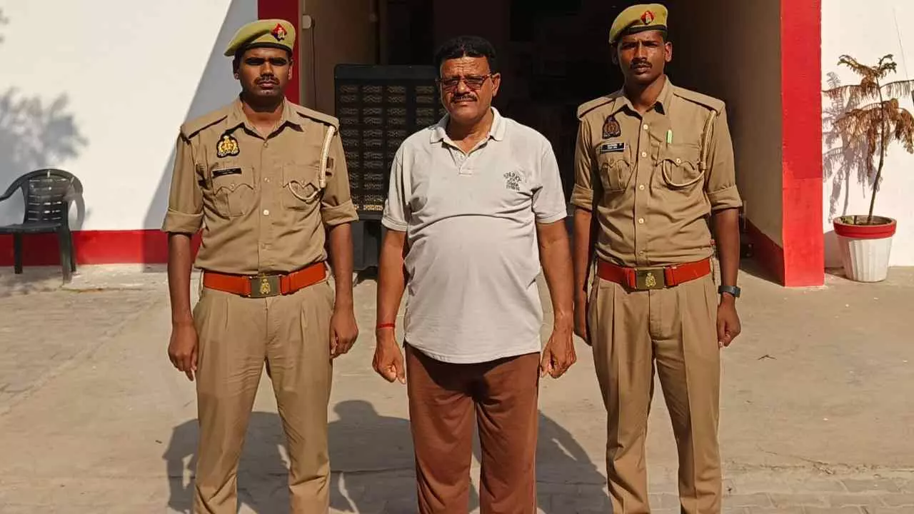 Azamgarh News: रिश्वत के आरोप में दरोगा गिरफ्तार, पुलिस महकमे में मचा हड़कंप