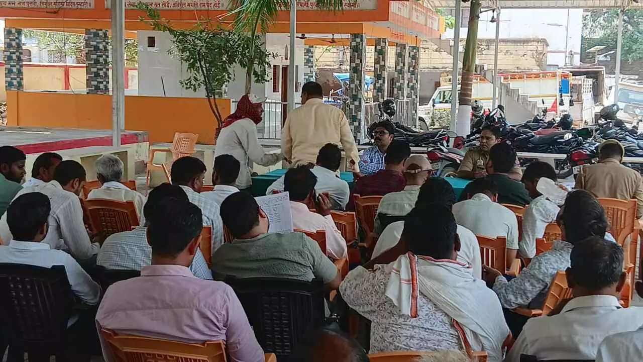 Chandauli News: थाना समाधान दिवस: चंदौली पुलिस ने 104 में से 07 शिकायतों का किया मौके पर निस्तारण Chandauli News: थाना समाधान दिवस: चंदौली पुलिस ने 104 में से 07 शिकायतों का किया मौके पर निस्तारण