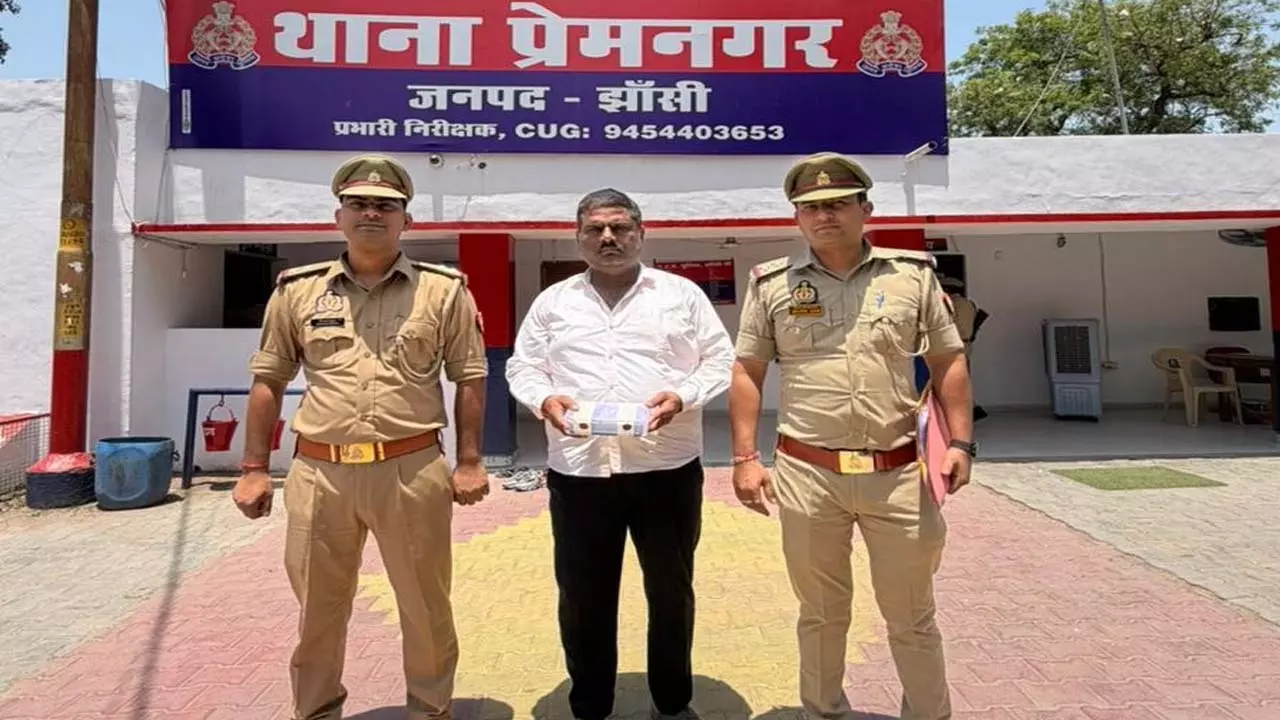 Police leaks in Jhansi betting scandal, Badha Bawal from IPL Network