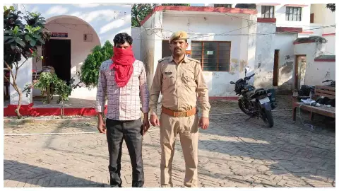 Shravasti News: श्रावस्ती में नाबालिग से दुष्कर्म व अपहरण का फरार आरोपी अशोक कुमार गिरफ्तार
