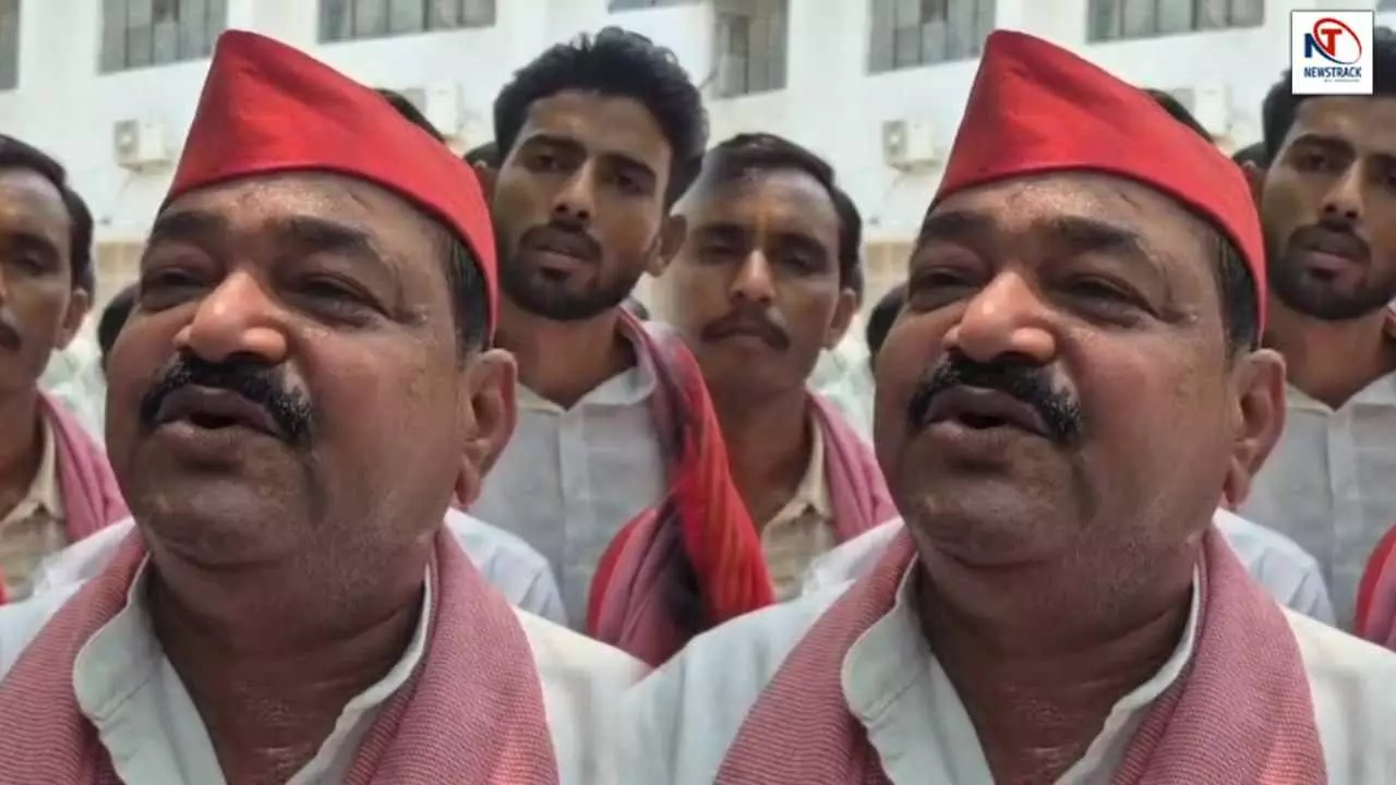 अखिलेश के सांसद ने लांघी मर्यादा! PM मोदी के लिए कहे बेहद आपत्तिजनक अपशब्द, पेट्रोल-सोने पर अपील के बाद खोया आपा