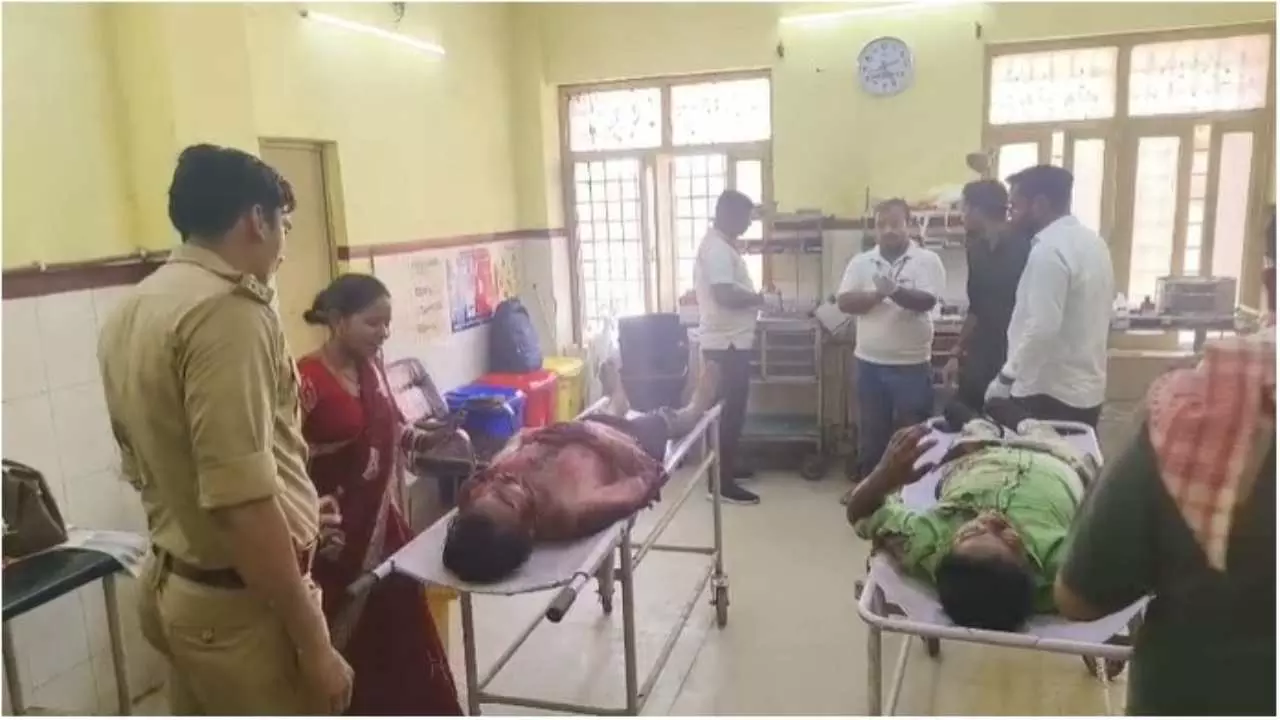 Raebareli News: रायबरेली में भीषण सड़क हादसा, तेज रफ्तार कार ने 4 लोगों को मारी टक्कर, आधा किलोमीटर तक मासूम को घसीटा