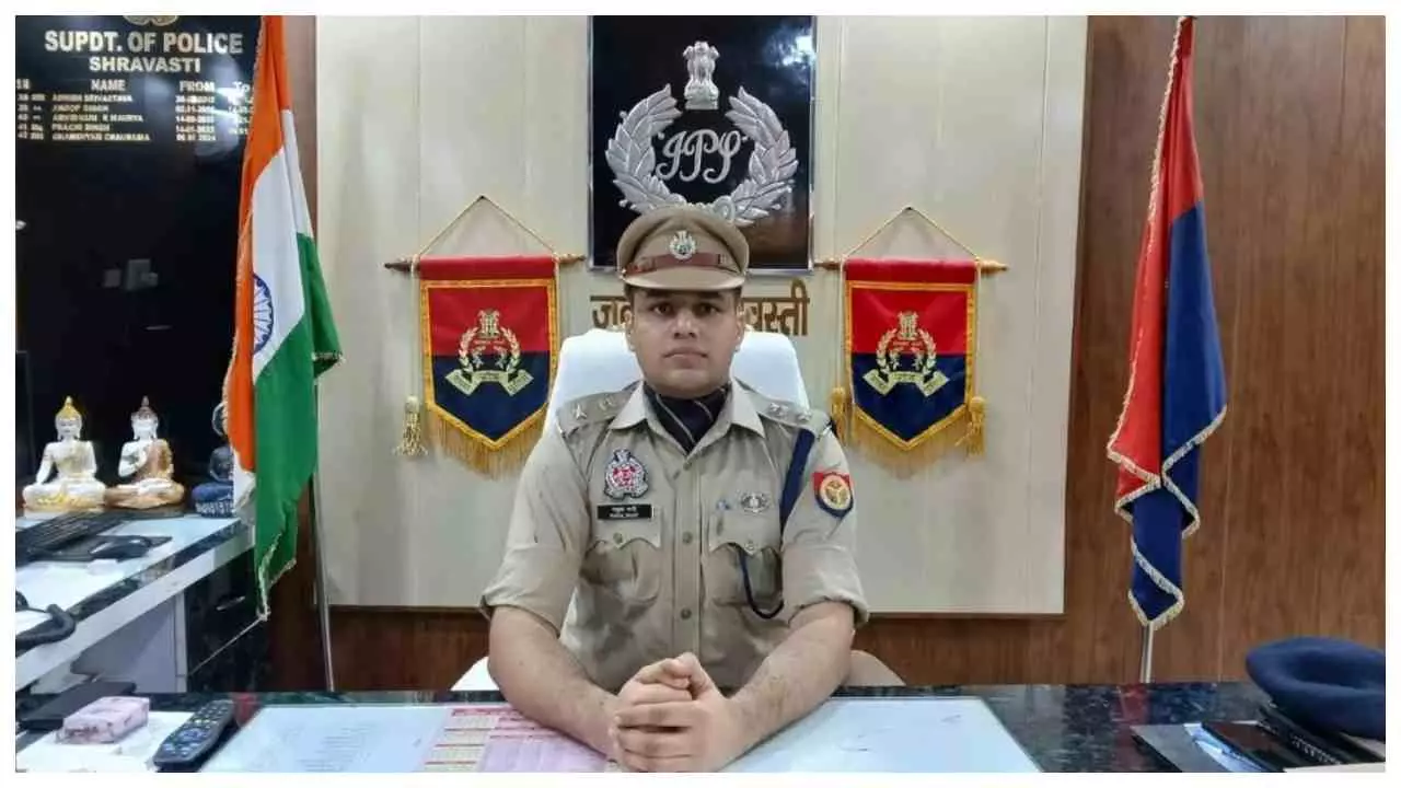 Shravasti News : श्रावस्ती में डीएम-एसपी ने सुनी जनता की फरियाद, त्वरित निस्तारण के दिए निर्देश Shravasti News : श्रावस्ती में डीएम-एसपी ने सुनी जनता की फरियाद, त्वरित निस्तारण के दिए निर्देश