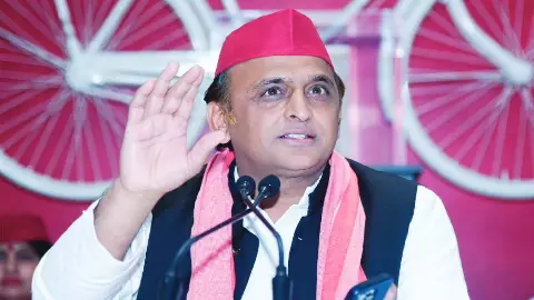 UP Politcs: 2024 की कामयाबी दोहराने का नया फॉर्मूला, गांवों में यह किताब बांटकर क्या समझा रही है सपा? UP Politcs: 2024 की कामयाबी दोहराने का नया फॉर्मूला, गांवों में यह किताब बांटकर क्या समझा रही है सपा?