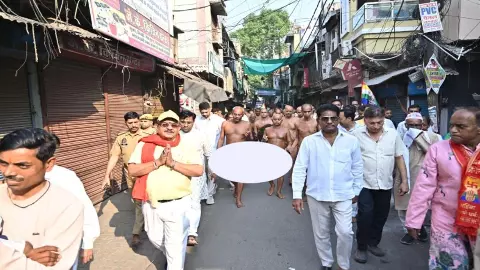 Pattacharya Shri Vishuddhasagarji Mahamuniraj received Mangal Entrance in Jhansi