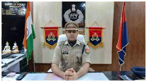 Shravasti News : श्रावस्ती में डीएम-एसपी ने सुनी जनता की फरियाद, त्वरित निस्तारण के दिए निर्देश