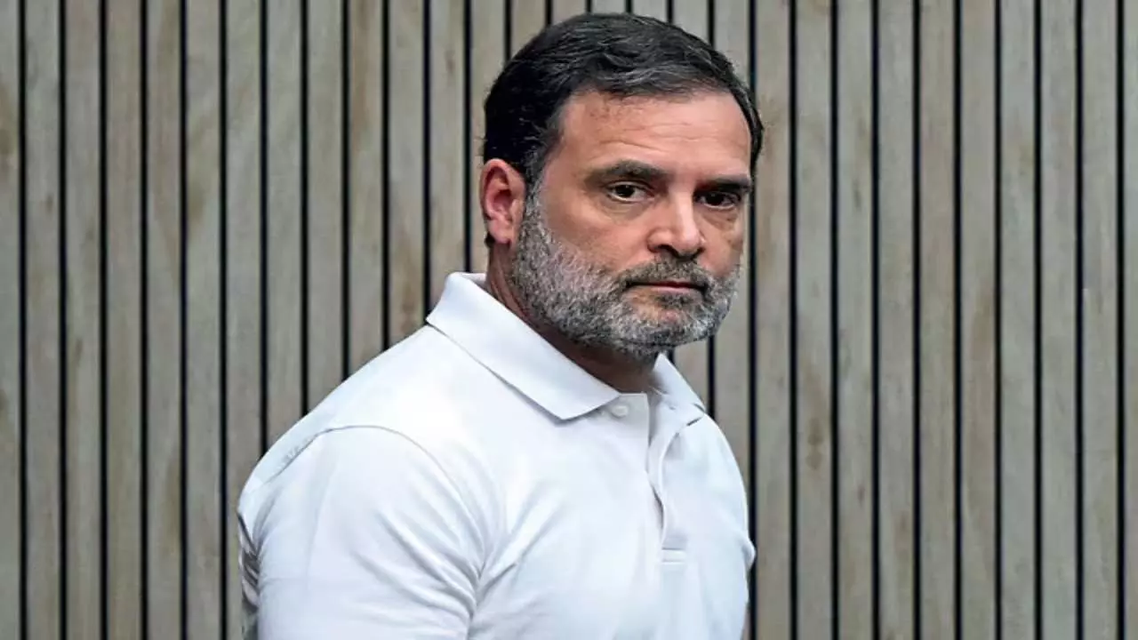 Kerala CM: केरल में CM की कुर्सी के लिए कांग्रेस में रार, राहुल के OBC कार्ड पर भारी पड़ा नायर समीकरण