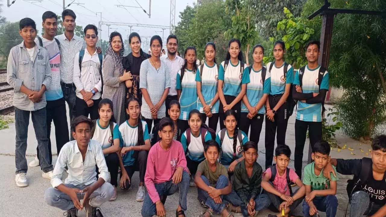 Etah News: जनपद स्तरीय योगासन प्रतियोगिता में ‘योगा ऑर्बिट’ का जलवा, 22 स्वर्ण पदक जीत रचा इतिहास