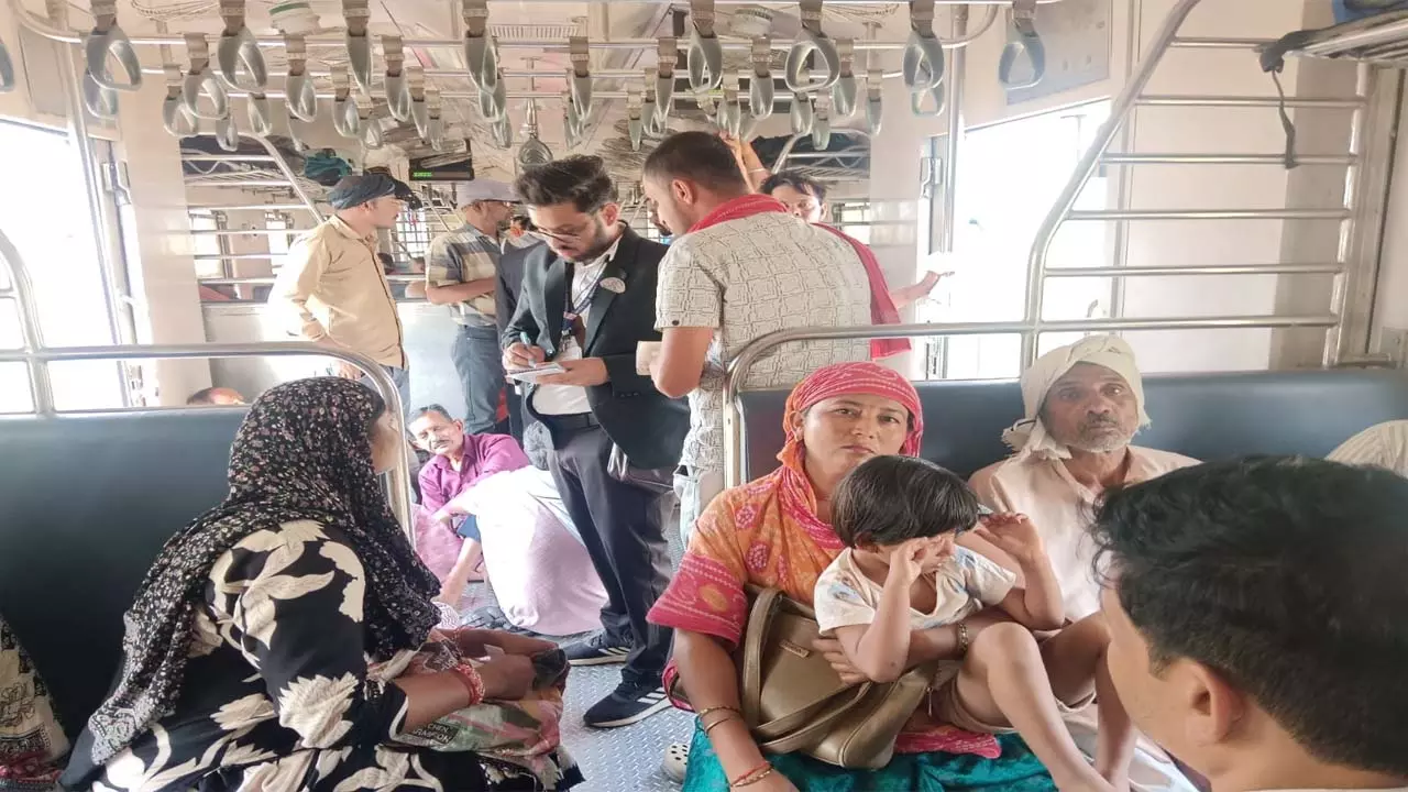 Kilebandi check at Urai station, 311 passengers caught without tickets