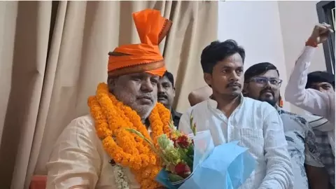 Varanasi Hansraj Vishwakarma: मंत्री बनकर काशी लौटे हंसराज विश्वकर्मा का भव्य स्वागत, बोले- फिर आएगी BJP की आंधी Varanasi Hansraj Vishwakarma: मंत्री बनकर काशी लौटे हंसराज विश्वकर्मा का भव्य स्वागत, बोले- फिर आएगी BJP की आंधी