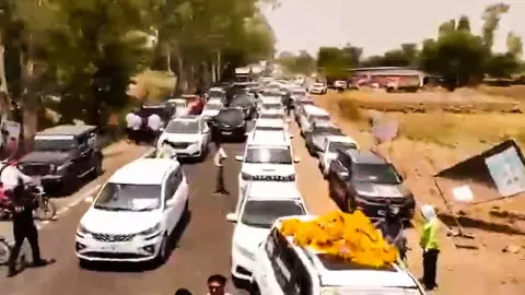 BJP Leader Convoy: BJP नेता सौभाग्य सिंह के काफिले में गाड़ियों का सैलाब! PM की अपील के बाद Viral हुआ वीडियो, बोले- मुझे खबर नहीं BJP Leader Convoy: BJP नेता सौभाग्य सिंह के काफिले में गाड़ियों का सैलाब! PM की अपील के बाद Viral हुआ वीडियो, बोले- मुझे खबर नहीं