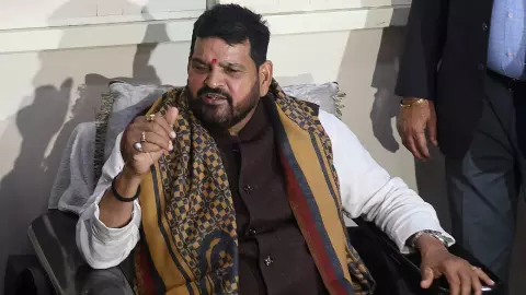 Brij Bhushan Singh: कोर्ट में कुश्ती, बाहर सियासी दंगल! बृजभूषण बोले- देवी जी रायता फैलाकर गई हैं…’ Brij Bhushan Singh: कोर्ट में कुश्ती, बाहर सियासी दंगल! बृजभूषण बोले- देवी जी रायता फैलाकर गई हैं…’
