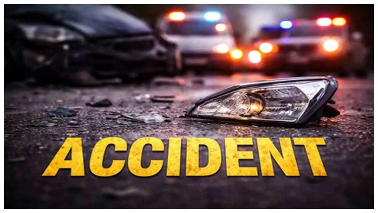 Tamil Nadu Road Accident: तिरुप्पुर सड़क हादसा: कार-लॉरी टक्कर में पुलिस कांस्टेबल समेत 6 की मौत