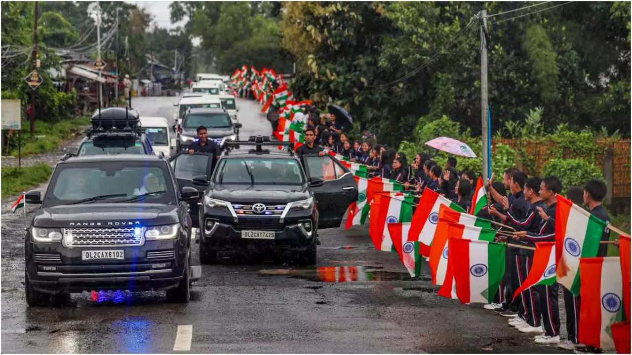 PM Modi Convoy Details: पायलट कार से एम्बुलेंस तक...कैसा होता है PM मोदी का काफिला? जानें फ्लीट में कितनी गाड़ियां होती है शामिल