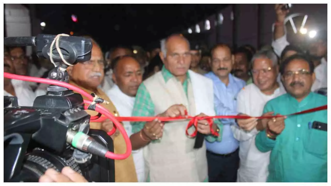 Meerut News : नौचंदी मेले का भव्य शुभारंभ, प्रभारी मंत्री धर्मपाल सिंह ने किया उद्घाटन