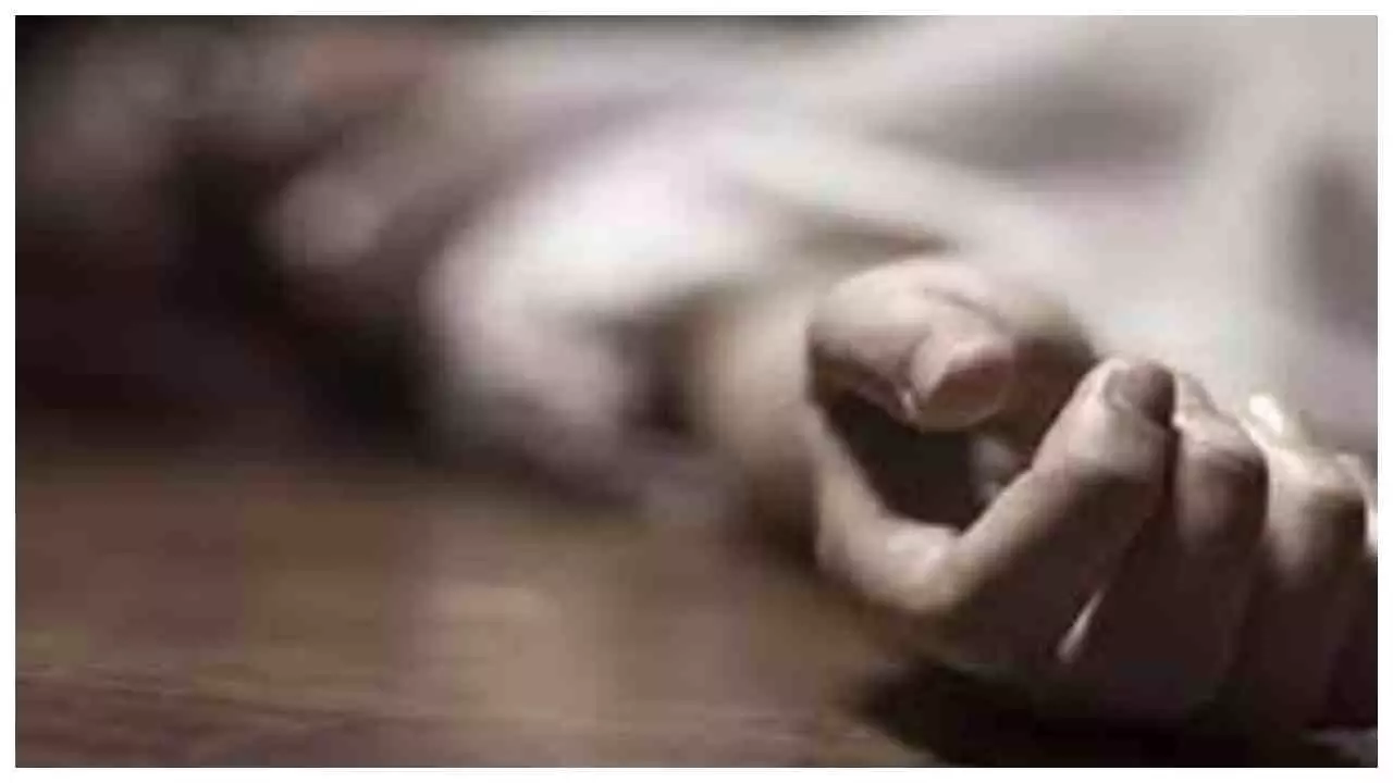Chandauli News : आधी पानी ने मचाई तबाही,दो की मौत से मचा कोहराम Chandauli News : आधी पानी ने मचाई तबाही,दो की मौत से मचा कोहराम