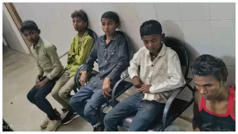 Sonbhadra News: मातम में बदलीं शादी की खुशियां, बारातियों से भरी पिकअप पलटी, तीन की मौत, 15 रेफर