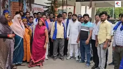 Mainpuri News: मैनपुरी में जमीन विवाद ने पकड़ा तूल, किसान ने लगाया अवैध कब्जे और मारपीट का आरोप Mainpuri News: मैनपुरी में जमीन विवाद ने पकड़ा तूल, किसान ने लगाया अवैध कब्जे और मारपीट का आरोप