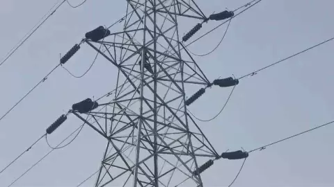 Kannauj: कन्नौज में प्रेम विवाह की जिद पर बिजली टावर पर चढ़ी किशोरी, प्रेमी को बुलाने पर नीचे उतरी